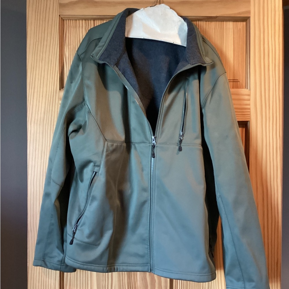 Swiss tech windproof waterproof breathable Thermal Men’s soft shell jacket XL